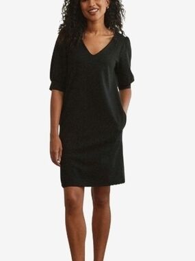 RW&CO. Black V-Neck Short Sleeve Shift Midi Dress